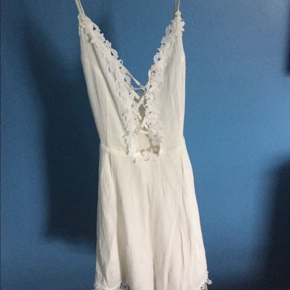 White romper - Picture 4 of 5